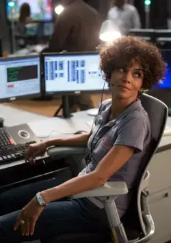 Тревожный вызов (2013) через торрент скачать Тревожный вызов (2013) фильм через торрент скачать