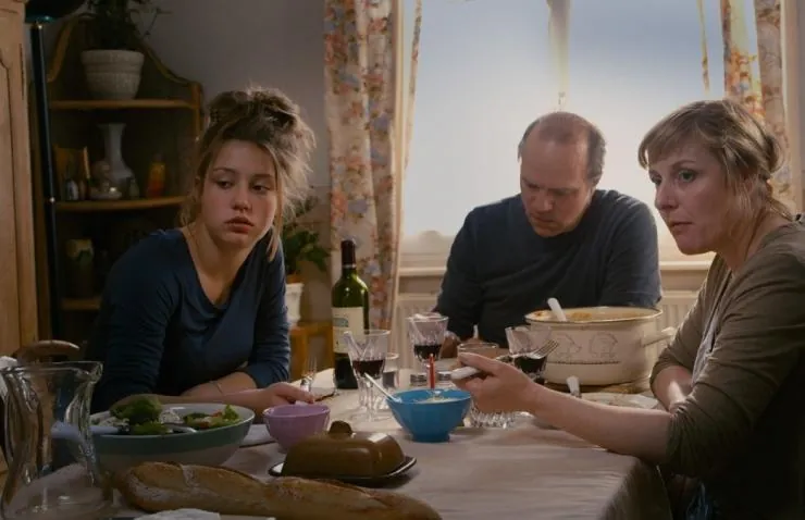 Жизнь Адель (2013) через торрент бесплатно Жизнь Адель (2013) фильм через торрент бесплатно