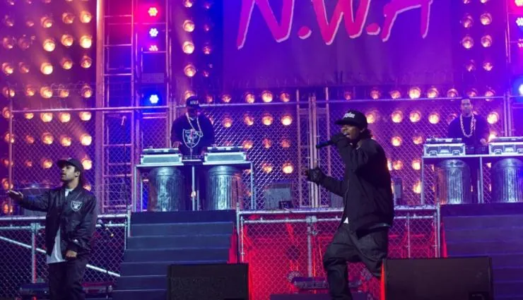 Голос улиц (2015) через торрент скачать Голос улиц (2015) фильм через торрент скачать