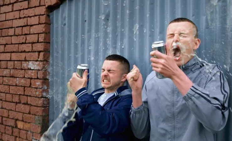 Хулиганьё (2016) через торрент скачать Хулиганьё (2016) фильм через торрент скачать