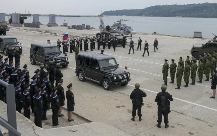 Хантер Киллер (2018) через торрент бесплатно Хантер Киллер (2018) фильм через торрент бесплатно