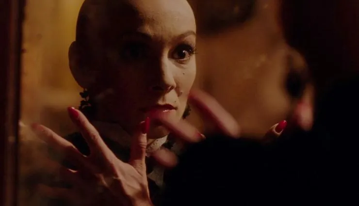 Маленькое красное платье (2018) через торрент скачать Маленькое красное платье (2018) фильм через торрент скачать