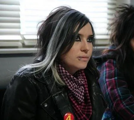 Школа (2010) через торрент бесплатно Школа (2010) сериал через торрент бесплатно