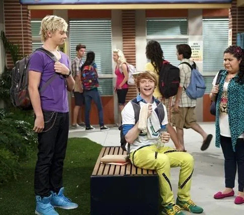 Остин и Элли (2011) через торрент бесплатно Остин и Элли (2011) сериал через торрент бесплатно