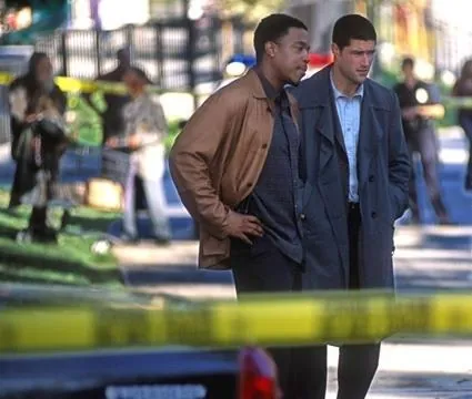 Говорящий с призраками (2002) через торрент бесплатно Говорящий с призраками (2002) сериал через торрент бесплатно