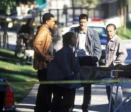 Говорящий с призраками (2002) через торрент скачать Говорящий с призраками (2002) сериал через торрент скачать