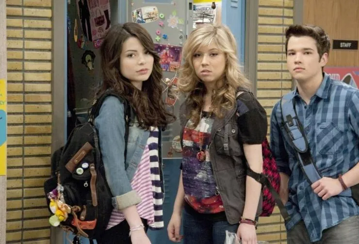 АйКарли (2007) через торрент скачать АйКарли (2007) сериал через торрент скачать