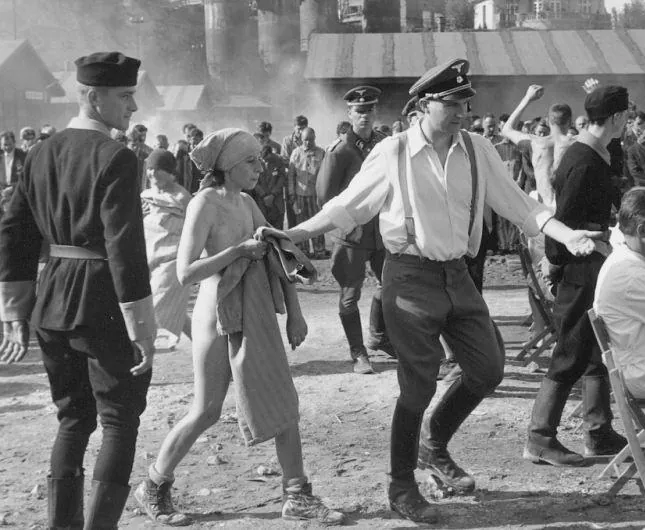 Список Шиндлера (1993) в хорошем качестве через торрент Список Шиндлера (1993) фильм в хорошем качестве через торрент