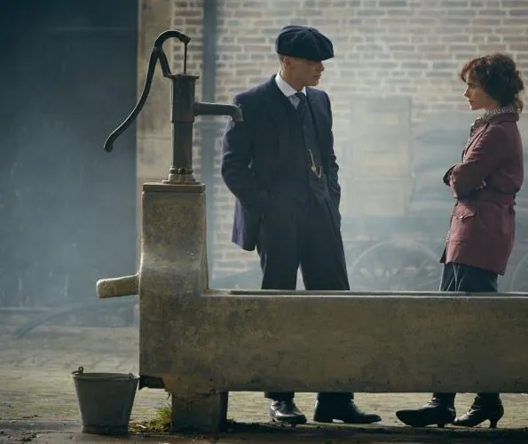 Острые козырьки (2013) через торрент скачать Острые козырьки (2013) сериал через торрент скачать