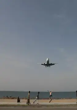 Когда земля кажется лёгкой (2015) через торрент бесплатно Когда земля кажется лёгкой (2015) фильм через торрент бесплатно