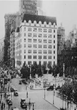 Бергдорф Гудман: Больше века на вершине модного олимпа (2013) через торрент бесплатно Бергдорф Гудман: Больше века на вершине модного олимпа (2013) фильм через торрент бесплатно