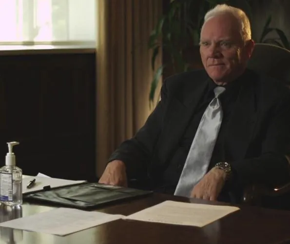 Работодатель (2012) через торрент бесплатно Работодатель (2012) фильм через торрент бесплатно