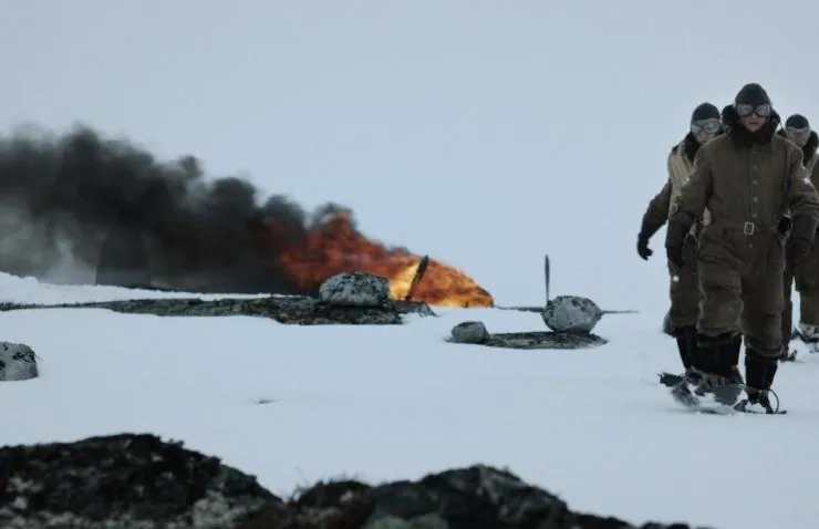 Снежная тюрьма (2012) через торрент скачать Снежная тюрьма (2012) фильм через торрент скачать