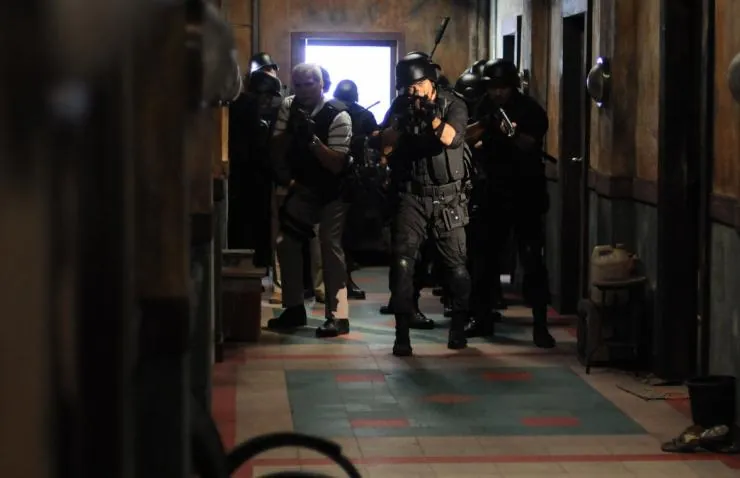 Рейд (2011) через торрент скачать Рейд (2011) фильм через торрент скачать