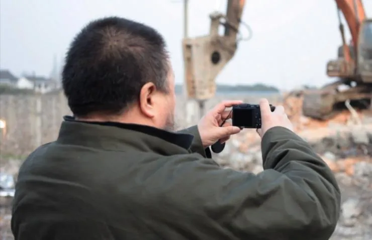 Ай Вейвей: Никогда не извиняйся (2012) в хорошем качестве через торрент Ай Вейвей: Никогда не извиняйся (2012) фильм в хорошем качестве через торрент