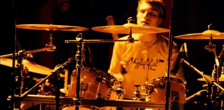 Небо под сердцем (2012) через торрент бесплатно Небо под сердцем (2012) фильм через торрент бесплатно