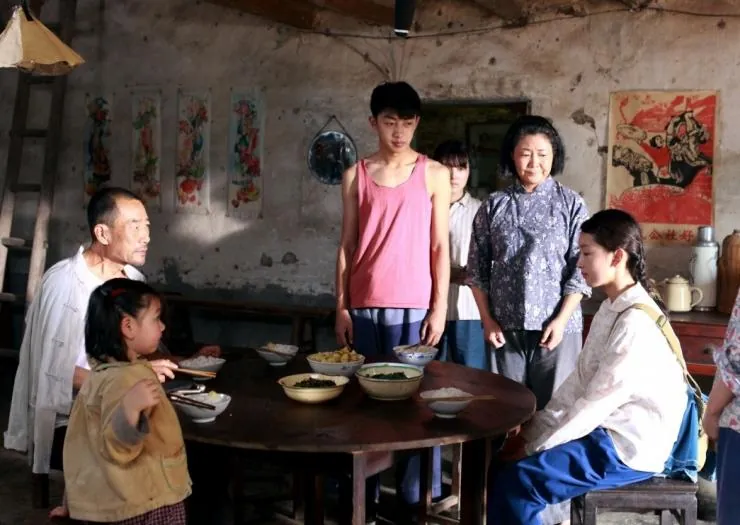 Под ветвями боярышника (2010) через торрент бесплатно Под ветвями боярышника (2010) фильм через торрент бесплатно