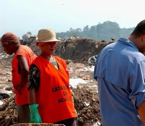 Свалка (2010) через торрент бесплатно Свалка (2010) фильм через торрент бесплатно