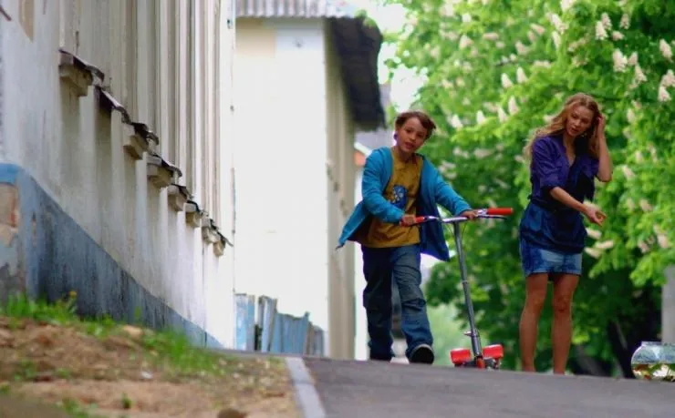 За тобой (2011) через торрент бесплатно За тобой (2011) фильм через торрент бесплатно