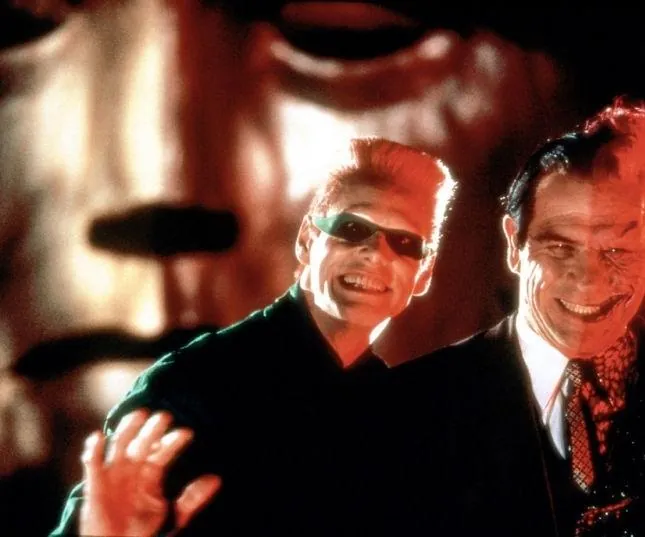 Бэтмен навсегда (1995) через торрент скачать Бэтмен навсегда (1995) фильм через торрент скачать