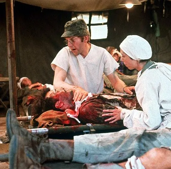 Военно-полевой госпиталь М.Э.Ш. (1969) в хорошем качестве через торрент Военно-полевой госпиталь М.Э.Ш. (1969) фильм в хорошем качестве через торрент