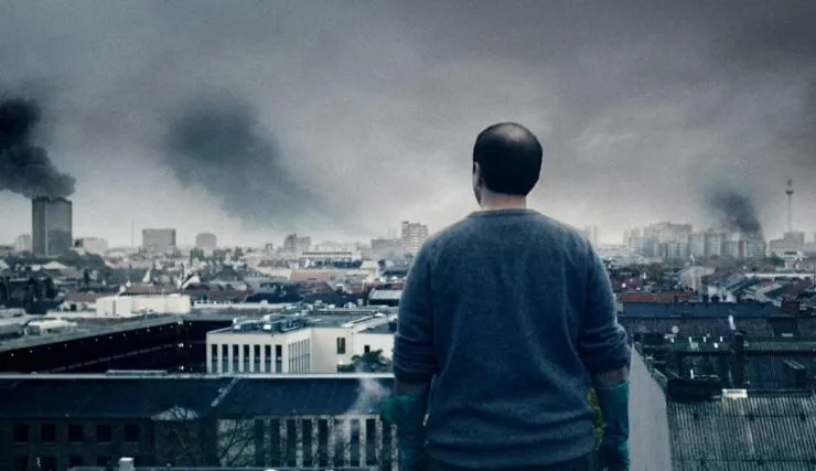 Осаждённые мертвецами (2010) через торрент скачать Осаждённые мертвецами (2010) фильм через торрент скачать