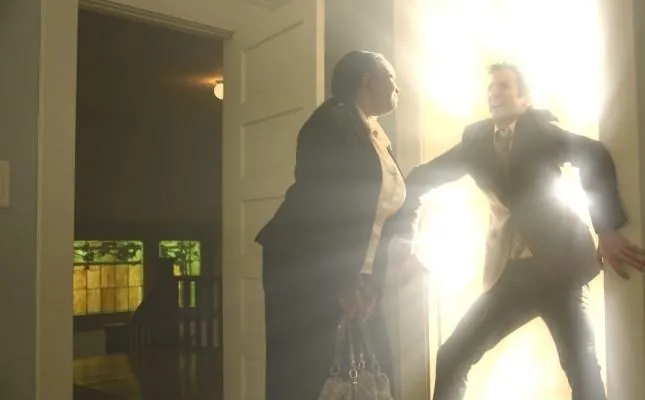 Как продать жуткое поместье (2011) через торрент бесплатно Как продать жуткое поместье (2011) фильм через торрент бесплатно