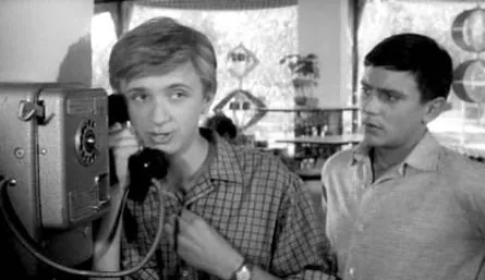 Я шагаю по Москве (1963) в хорошем качестве через торрент Я шагаю по Москве (1963) фильм в хорошем качестве через торрент