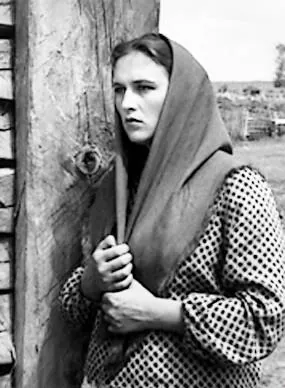 Чужая родня (1955) через торрент бесплатно Чужая родня (1955) фильм через торрент бесплатно