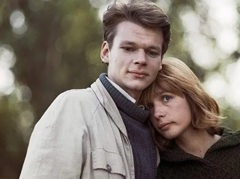 Зонтик для новобрачных (1986) через торрент скачать Зонтик для новобрачных (1986) фильм через торрент скачать