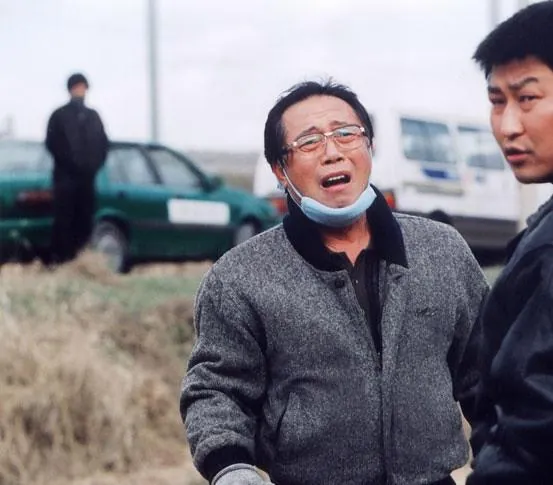 Воспоминания об убийстве (2003) через торрент скачать Воспоминания об убийстве (2003) фильм через торрент скачать