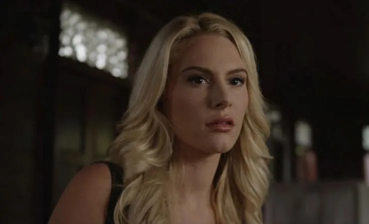 Зловредная (2014) через торрент скачать Зловредная (2014) фильм через торрент скачать