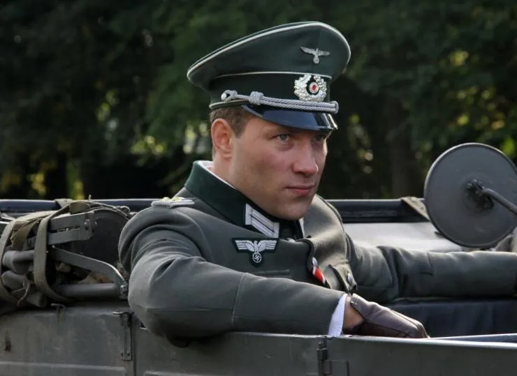 Исключение (2016) через торрент скачать Исключение (2016) фильм через торрент скачать