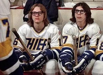 Удар по воротам (1977) через торрент бесплатно Удар по воротам (1977) фильм через торрент бесплатно