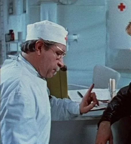 Приключения желтого чемоданчика (1970) через торрент бесплатно Приключения желтого чемоданчика (1970) фильм через торрент бесплатно