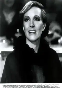 Виктор/Виктория (1982) через торрент скачать Виктор/Виктория (1982) фильм через торрент скачать