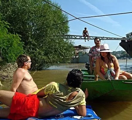 Буча в Гуче (2006) через торрент скачать Буча в Гуче (2006) фильм через торрент скачать