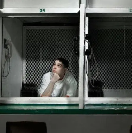 В бездну: Повесть о жизни, повесть о смерти (2011) через торрент скачать В бездну: Повесть о жизни, повесть о смерти (2011) фильм через торрент скачать