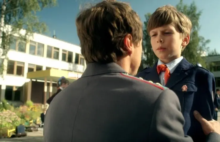 Обратная сторона Луны (2012) через торрент бесплатно Обратная сторона Луны (2012) сериал через торрент бесплатно