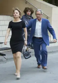 Леди исчезают в полночь (2015) через торрент бесплатно Леди исчезают в полночь (2015) сериал через торрент бесплатно