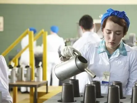 Девушки и бомбы (2012) в хорошем качестве через торрент Девушки и бомбы (2012) сериал в хорошем качестве через торрент