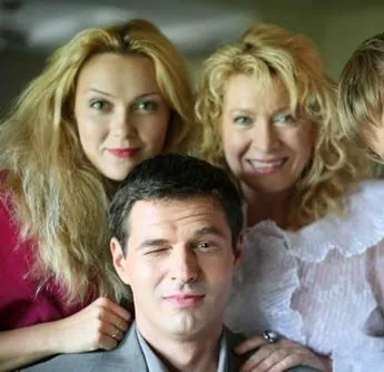 Саквояж со светлым будущим (2006) через торрент бесплатно Саквояж со светлым будущим (2006) сериал через торрент бесплатно