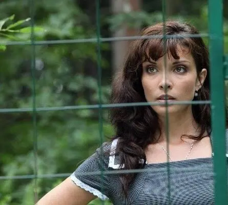 Закрытая школа (2011) через торрент бесплатно Закрытая школа (2011) сериал через торрент бесплатно