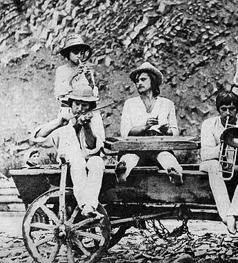 Белая птица с черной отметиной (1970) через торрент бесплатно Белая птица с черной отметиной (1970) фильм через торрент бесплатно