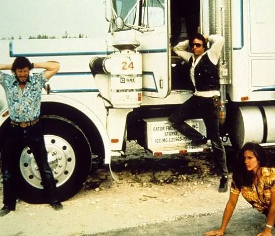 Суперполицейские из Майами (1985) через торрент бесплатно Суперполицейские из Майами (1985) фильм через торрент бесплатно