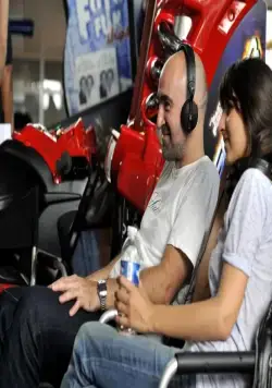 Все то, что сверкает (2010) в хорошем качестве через торрент Все то, что сверкает (2010) фильм в хорошем качестве через торрент