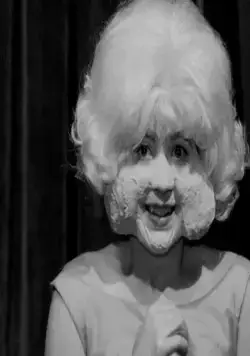 Голова-ластик (1977) через торрент скачать Голова-ластик (1977) фильм через торрент скачать