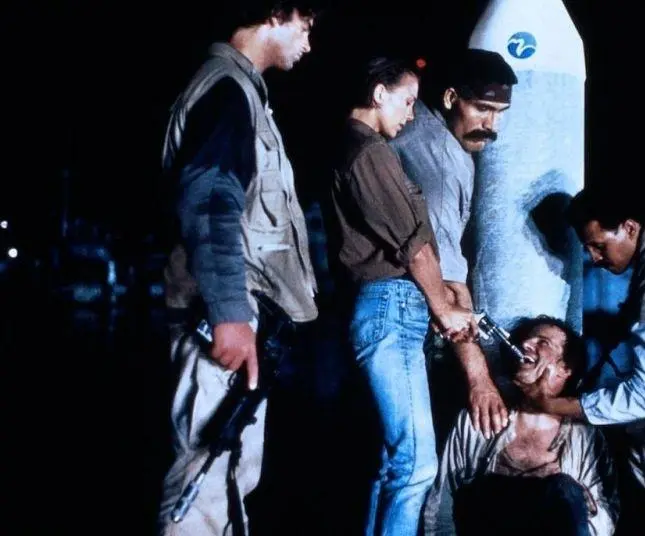 Стрелок (1993) через торрент бесплатно Стрелок (1993) фильм через торрент бесплатно