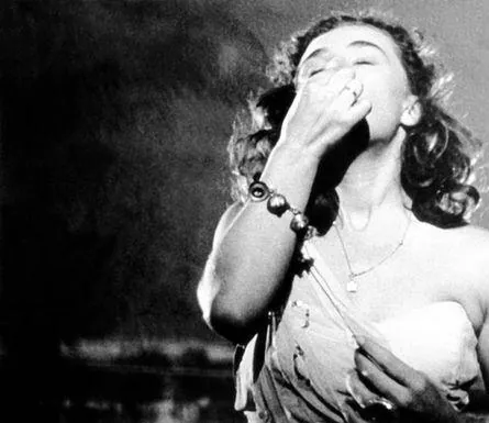 Белый шейх (1952) через торрент бесплатно Белый шейх (1952) фильм через торрент бесплатно