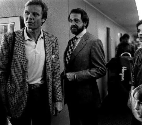 Стол для пятерых (1983) в хорошем качестве через торрент Стол для пятерых (1983) фильм в хорошем качестве через торрент